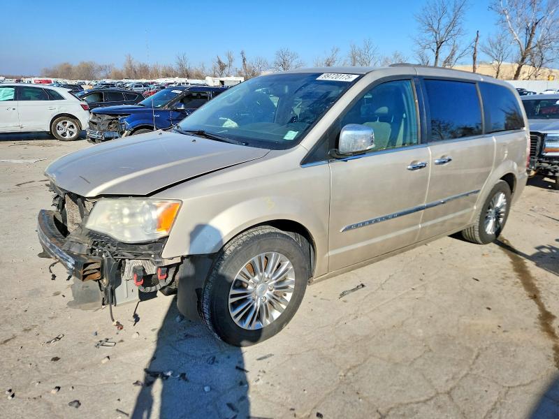 Photo 1 from auction – 2013 CHRYSLER TOWN & COU with VIN 2C4RC1CG6DR715244