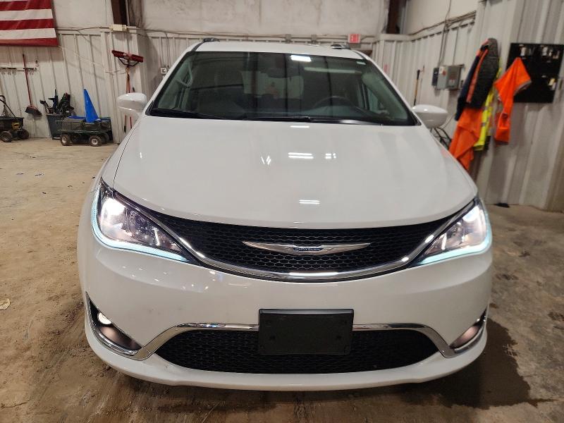 Photo 5 from auction – 2017 CHRYSLER PACIFICA with VIN 2C4RC1BGXHR508184