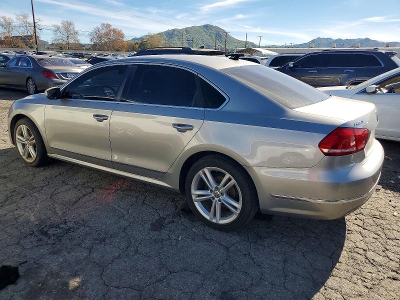 Photo 2 from auction – 2014 VOLKSWAGEN PASSAT SEL with VIN 1VWCN7A31EC065023