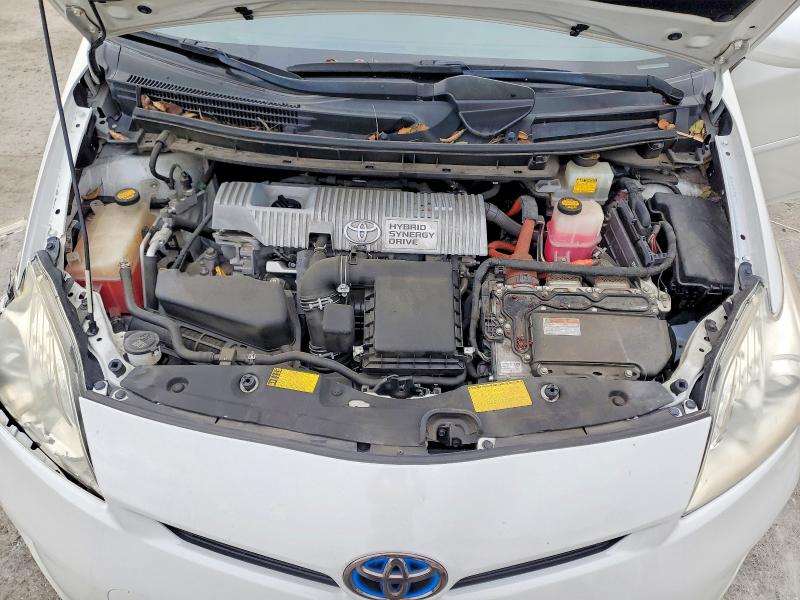 Photo 11 from auction – 2014 TOYOTA PRIUS with VIN JTDKN3DU2E1744855