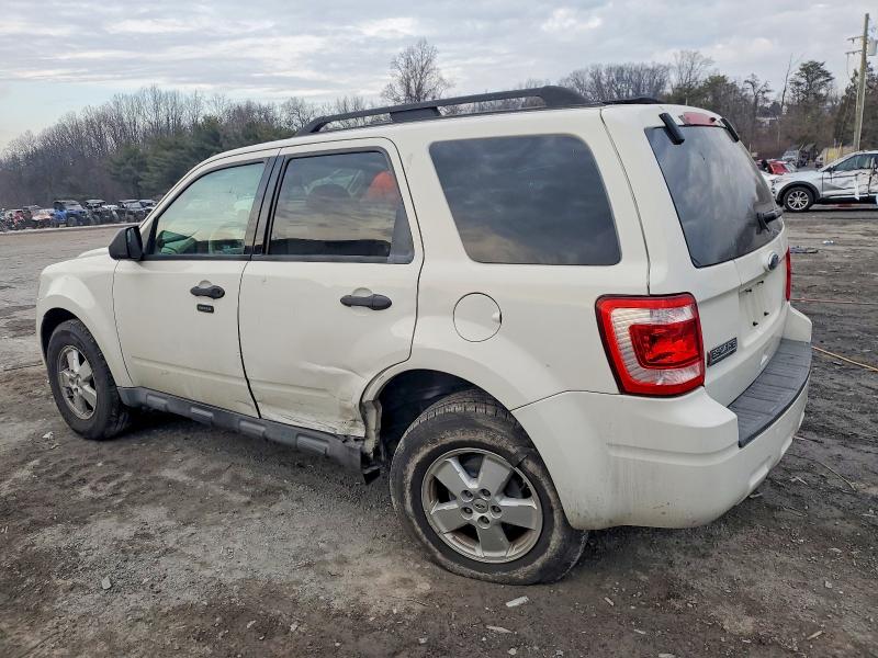 Photo 2 from auction – 2010 FORD ESCAPE XLT with VIN 1FMCU9D79AKC72612