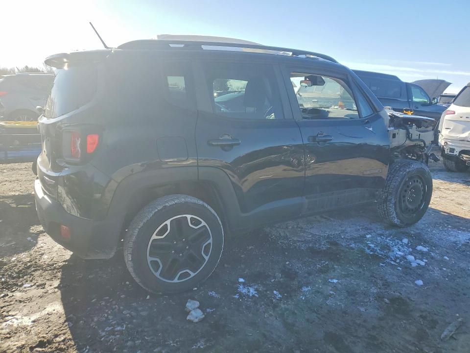Photo 3 from auction – 2017 JEEP RENEGADE T with VIN ZACCJBCB6HPE79677