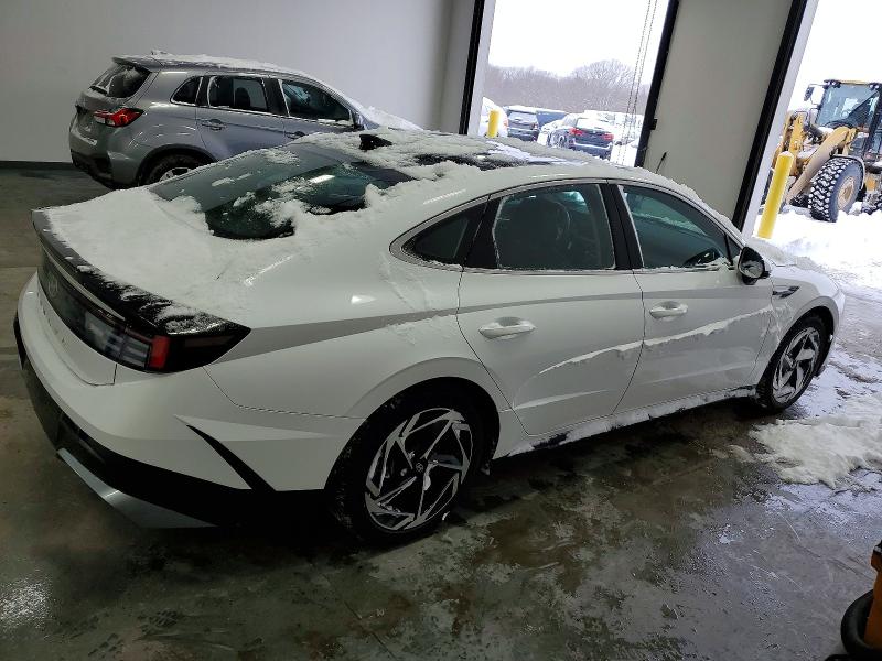 Photo 3 from auction – 2024 HYUNDAI SONATA with VIN KMHL14JA3RA350184