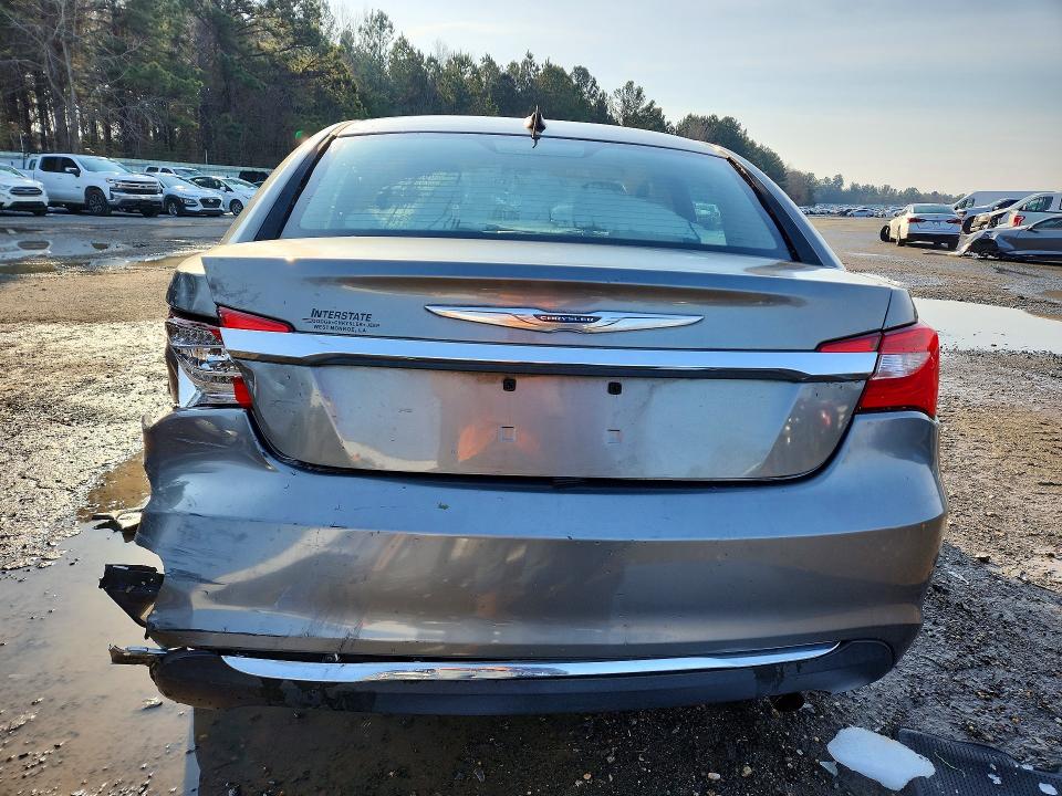 Photo 6 from auction – 2012 CHRYSLER 200 LX with VIN 1C3CCBAB1CN304403