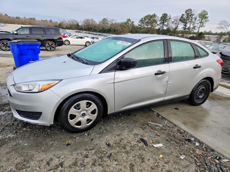 FORD FOCUS S 2018 with VIN 1FADP3E2XJL213889 - Photo from auction