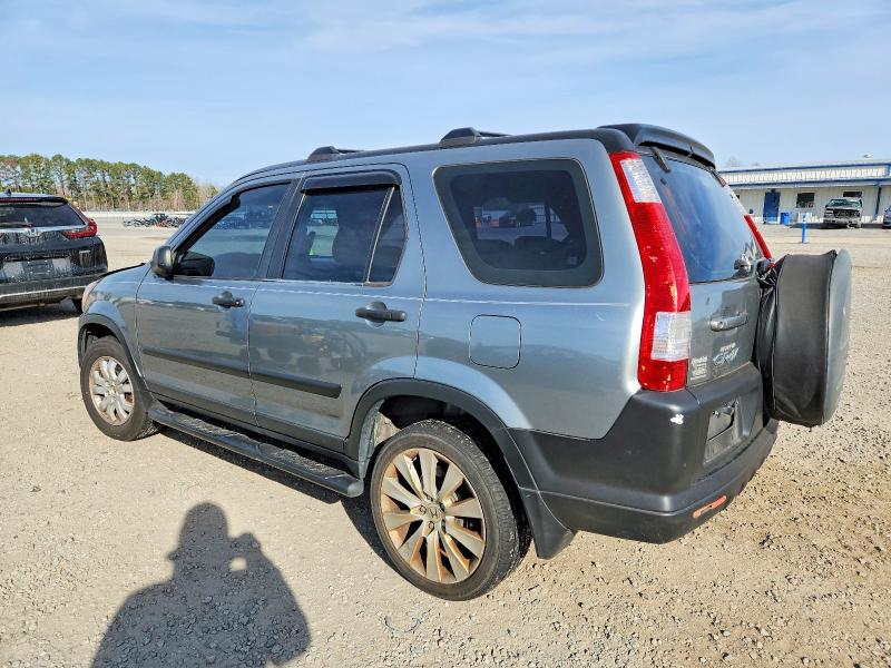 Photo 2 from auction – 2005 HONDA CR-V with VIN SHSRD68575U304216