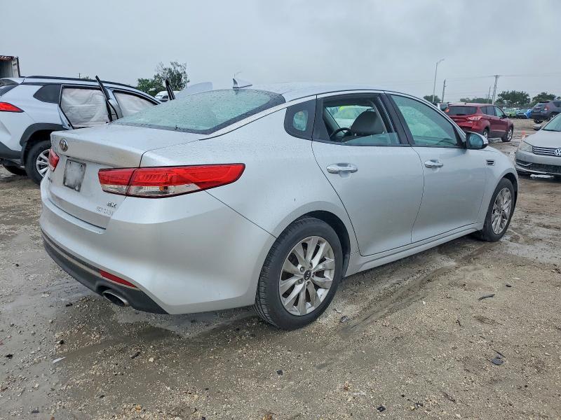 Photo 3 from auction – 2016 KIA OPTIMA EX with VIN 5XXGU4L36GG078856