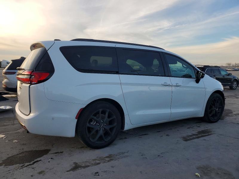Photo 3 from auction – 2024 CHRYSLER PACIFICA T with VIN 2C4RC1BG8RR121280