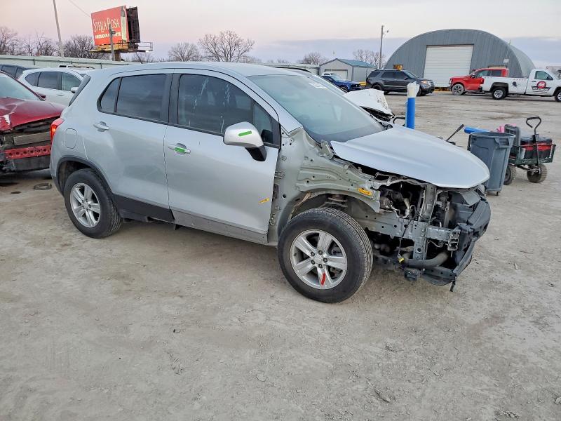 Photo 4 from auction – 2020 CHEVROLET TRAX LS with VIN 3GNCJKSB2LL285707