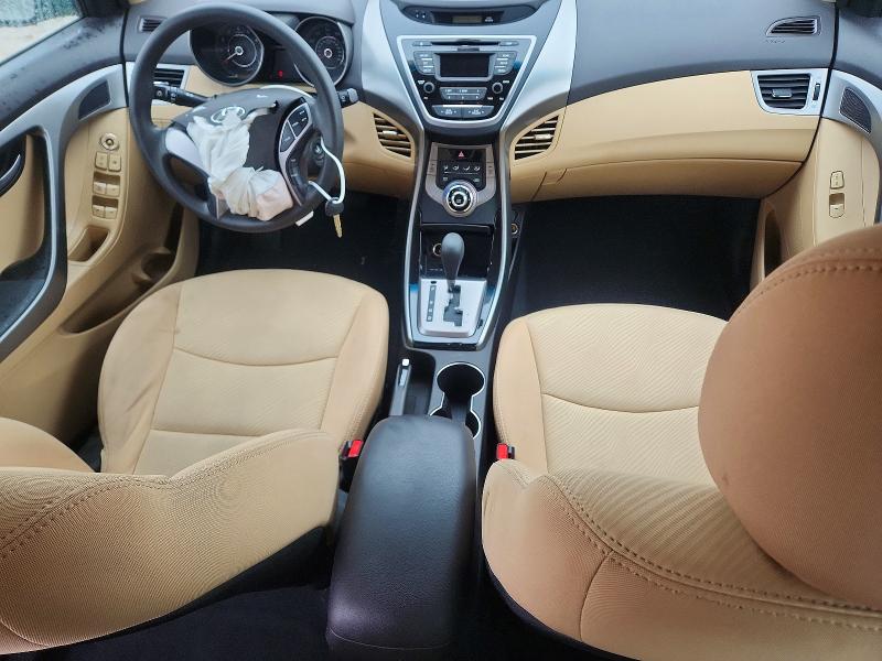 Photo 8 from auction – 2013 HYUNDAI ELANTRA GL with VIN 5NPDH4AE1DH371012