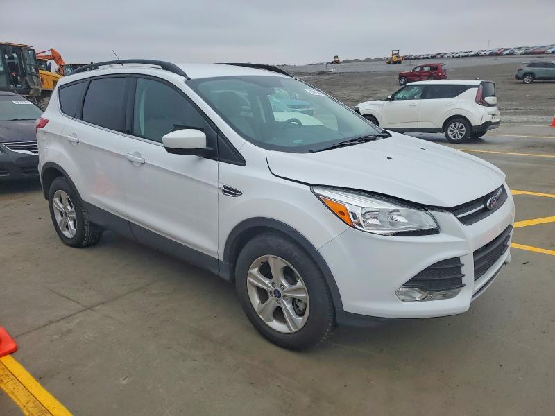 Photo 4 from auction – 2016 FORD ESCAPE SE with VIN 1FMCU9GX7GUC23546