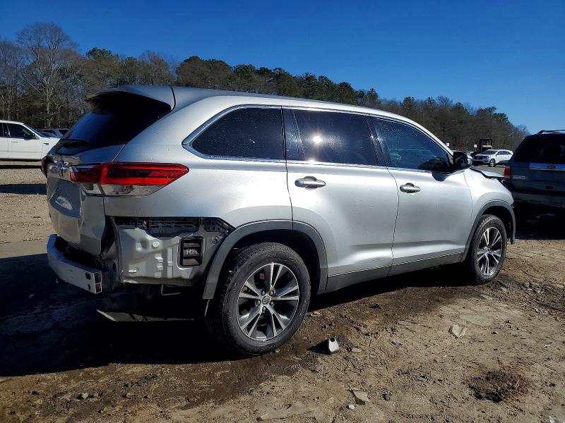 Photo 3 from auction – 2019 TOYOTA HIGHLANDER with VIN 5TDZARFH0KS043761