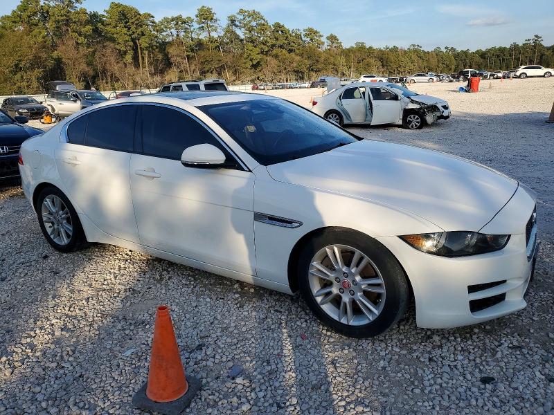Photo 4 from auction – 2017 JAGUAR XE PREMIUM with VIN SAJAD4BG0HA976152
