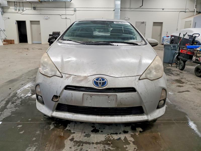 Photo 5 from auction – 2012 TOYOTA PRIUS C with VIN JTDKDTB39C1004861