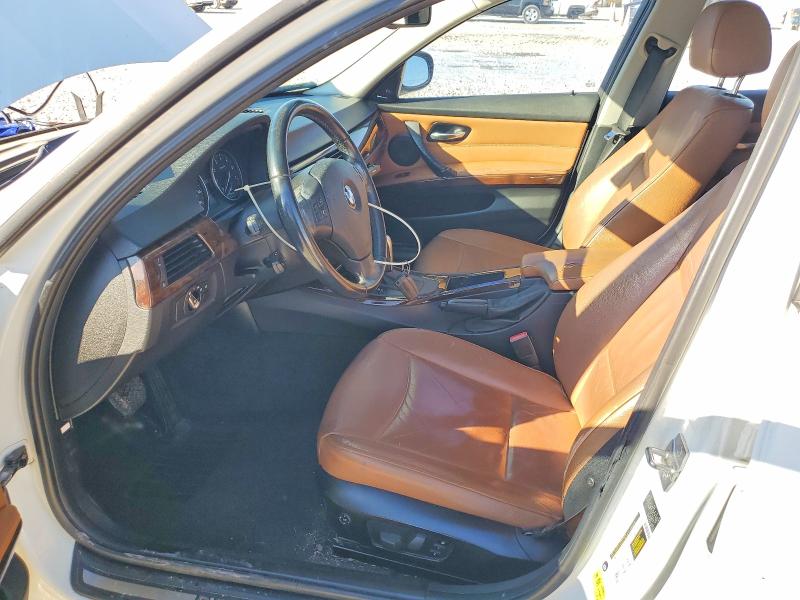 Photo 7 from auction – 2011 BMW 328 with VIN WBAPH7G52BNM57686