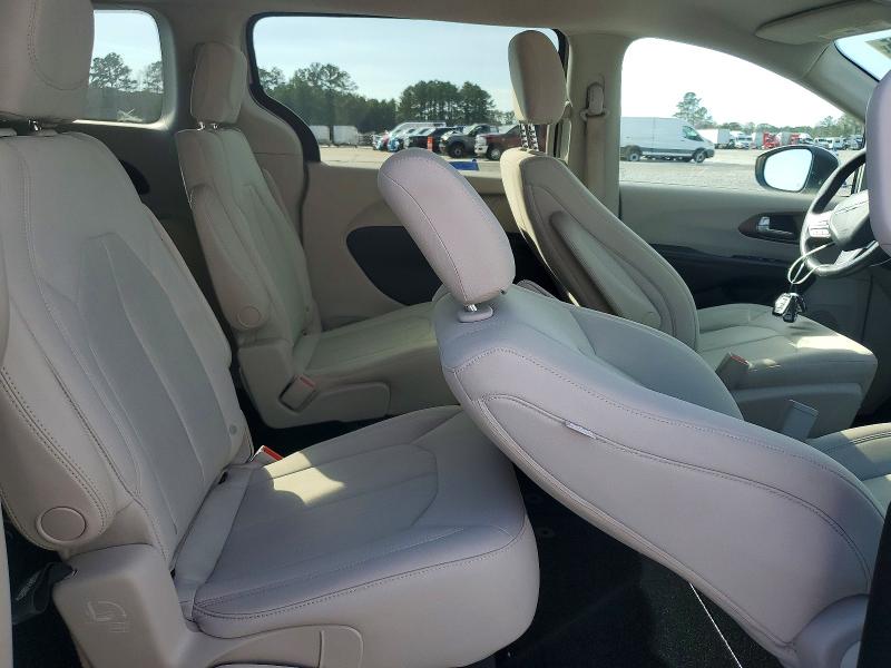 Photo 11 from auction – 2017 CHRYSLER PACIFICA L with VIN 2C4RC1CG0HR594121