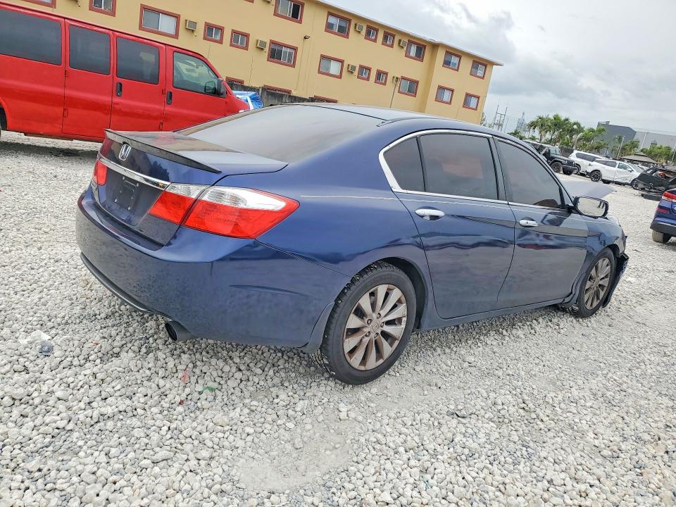 Photo 3 from auction – 2013 HONDA ACCORD with VIN 1HGCR2F77DA211846