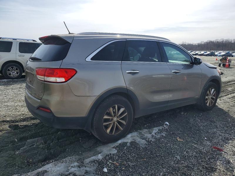 Photo 3 from auction – 2016 KIA SORENTO LX with VIN 5XYPGDA31GG150987