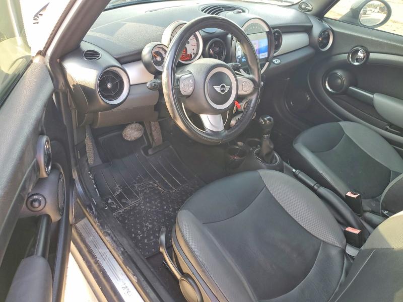 Photo 8 from auction – 2010 MINI COOPER with VIN WMWMR3C50ATU97077
