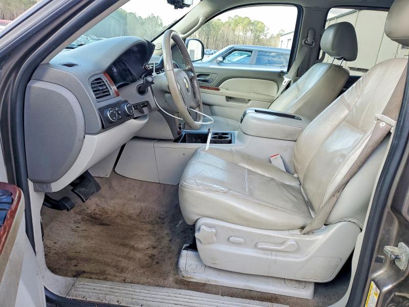 Photo 7 from auction – 2011 CHEVROLET TAHOE with VIN 1GNSKBE05BR211532