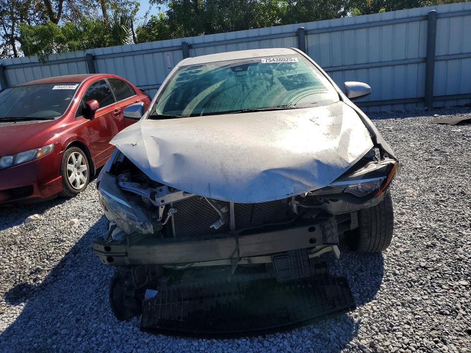 Photo 5 from auction – 2018 TOYOTA COROLLA with VIN 5YFBURHE9JP776068