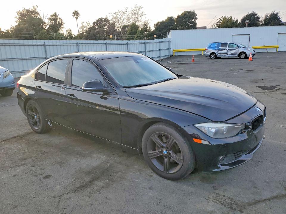Photo 4 from auction – 2014 BMW 328 with VIN WBA3C1C52EK107125