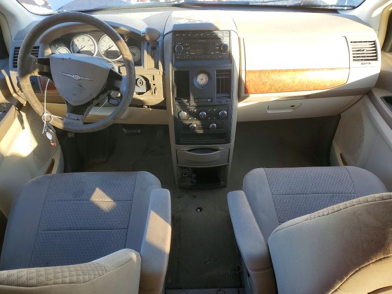 Photo 8 from auction – 2008 CHRYSLER TOWN & COU with VIN 2A8HR44HX8R842001