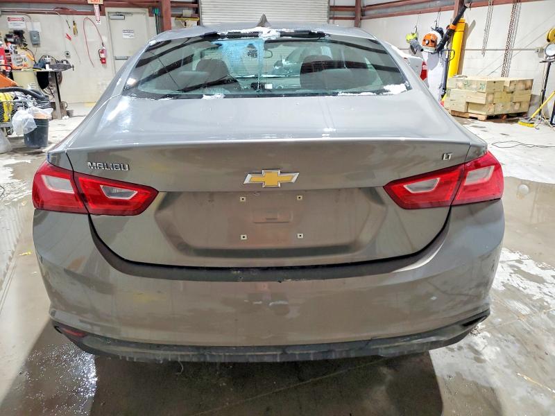 Photo 6 from auction – 2017 CHEVROLET MALIBU LT with VIN 1G1ZE5ST2HF260205