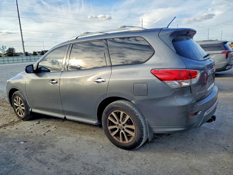 Foto 2 de la subasta – 2015 NISSAN PATHFINDER con VIN 5N1AR2MN7FC717607