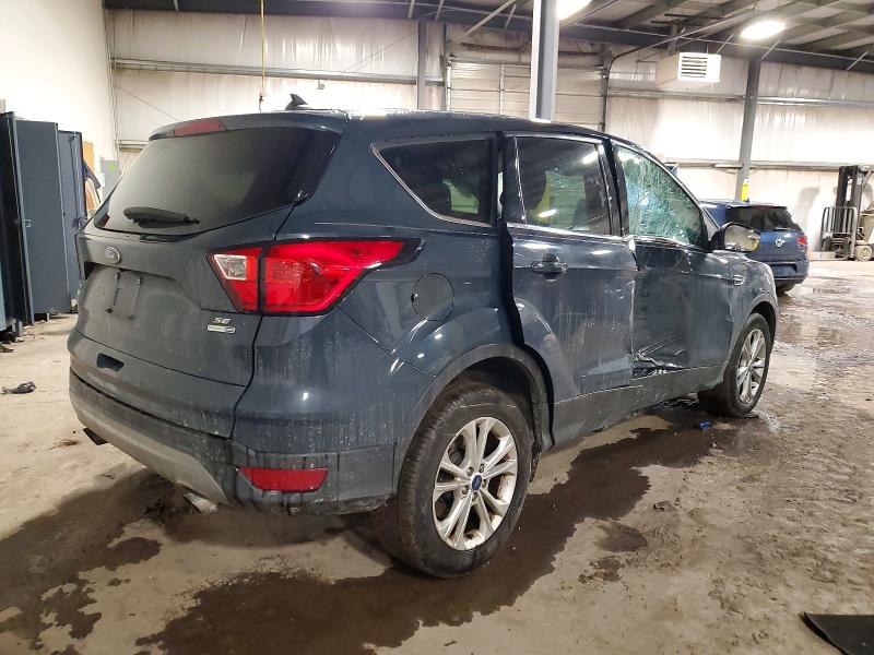 Photo 3 from auction – 2019 FORD ESCAPE with VIN 1FMCU9GD8KUB74355