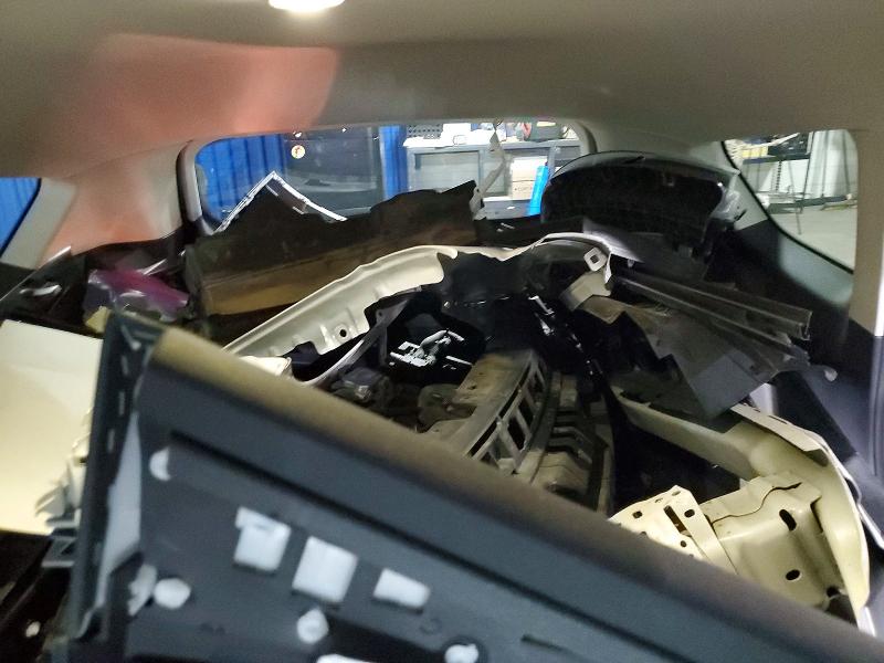 Photo 10 from auction – 2016 FORD ESCAPE with VIN 1FMCU9J93GUA64423