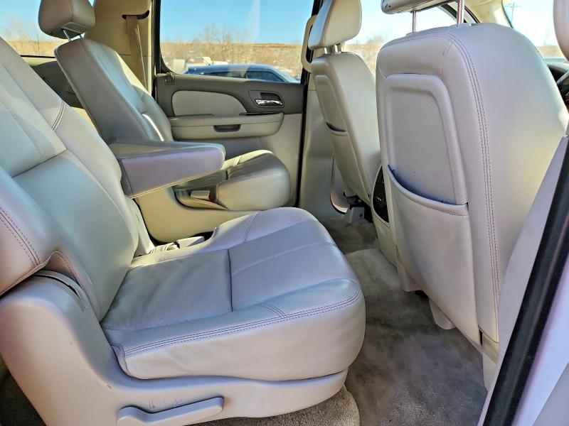 Photo 11 from auction – 2008 CHEVROLET SUBURBAN K with VIN 3GNFK16328G208732