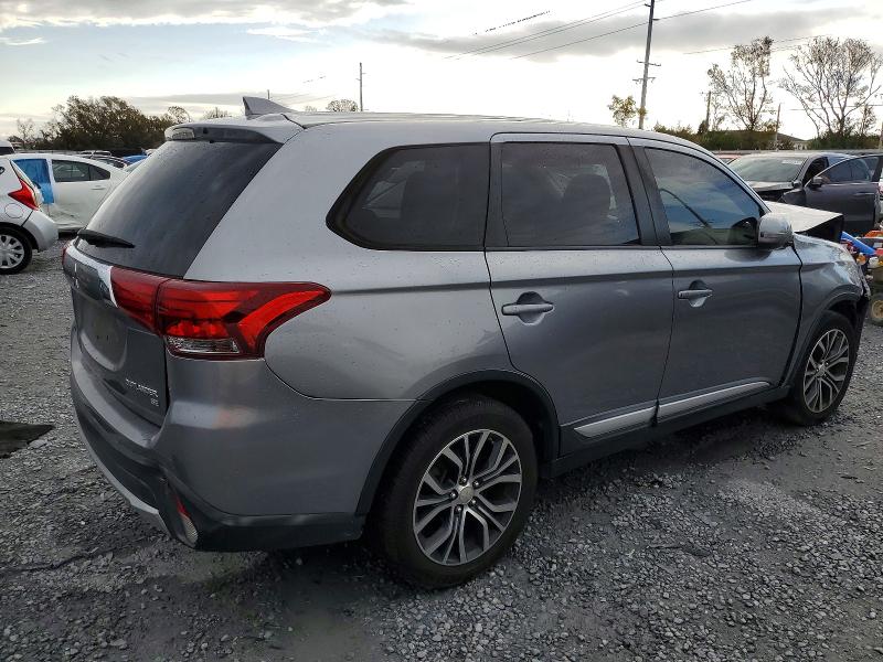 Photo 3 from auction – 2017 MITSUBISHI OUTLANDER with VIN JA4AD3A34HZ022488