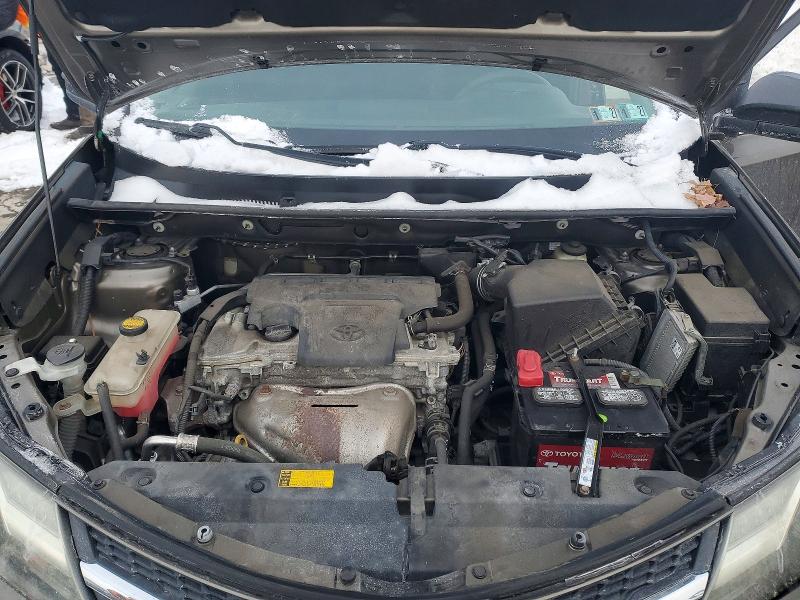 Photo 12 from auction – 2015 TOYOTA RAV4 LE with VIN 2T3BFREV1FW369843