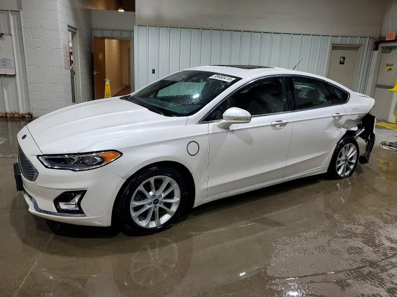 FORD FUSION TIT 2019 with VIN 3FA6P0SU3KR214642 - Photo from auction