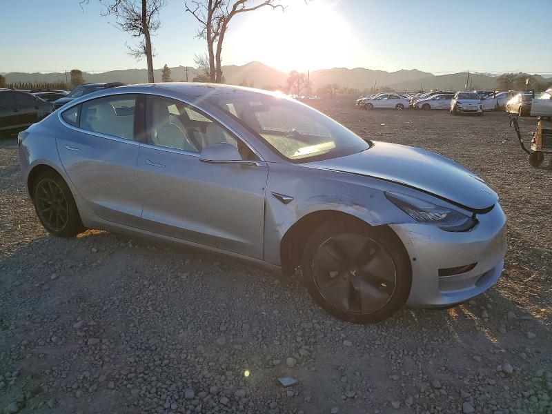 Photo 4 from auction – 2018 TESLA MODEL 3 with VIN 5YJ3E1EB6JF074833