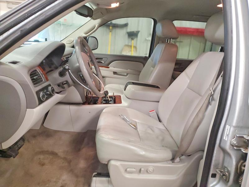 Photo 7 from auction – 2010 CHEVROLET SUBURBAN K with VIN 1GNUKKE32AR225227