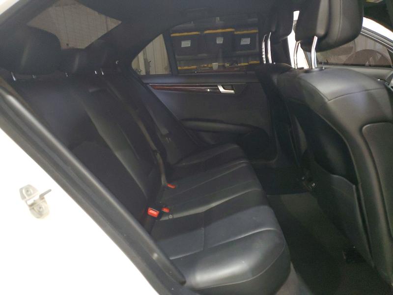 Photo 10 from auction – 2014 MERCEDES-BENZ C with VIN WDDGF4HB6EA935346