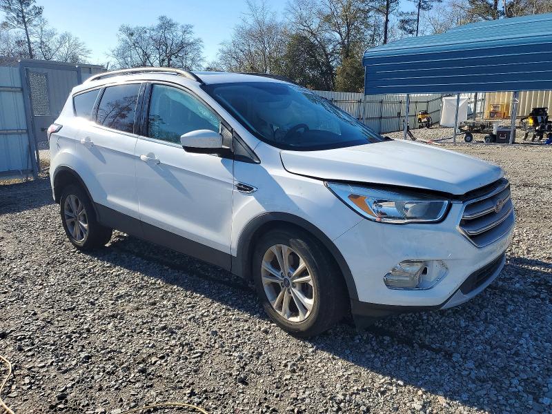 Photo 4 from auction – 2018 FORD ESCAPE SE with VIN 1FMCU0GD0JUA73045