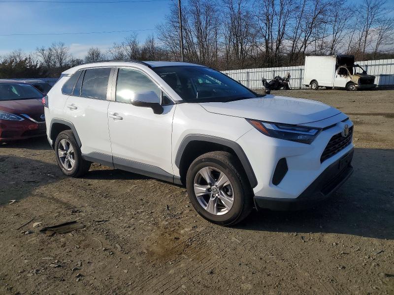 Photo 4 from auction – 2023 TOYOTA RAV4 XLE with VIN 2T3P1RFV8PW331000