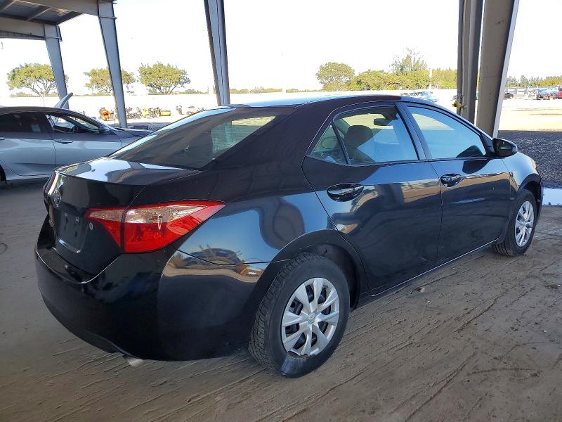 Photo 3 from auction – 2018 TOYOTA COROLLA with VIN 5YFBURHEXJP761188