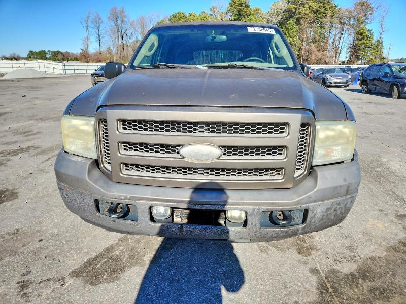Photo 5 from auction – 2005 FORD EXCURSION with VIN 1FMNU44S05EC43309