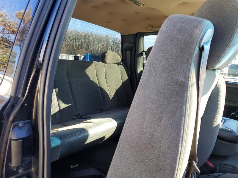 Photo 10 from auction – 2003 CHEVROLET SILVERADO with VIN 2GCEK19V531394172
