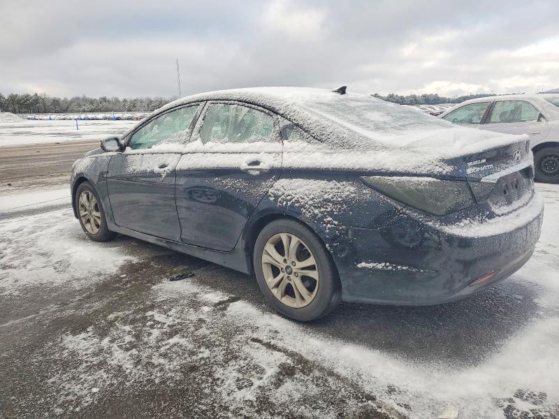 Photo 2 from auction – 2011 HYUNDAI SONATA SE with VIN 5NPEC4AC5BH030825