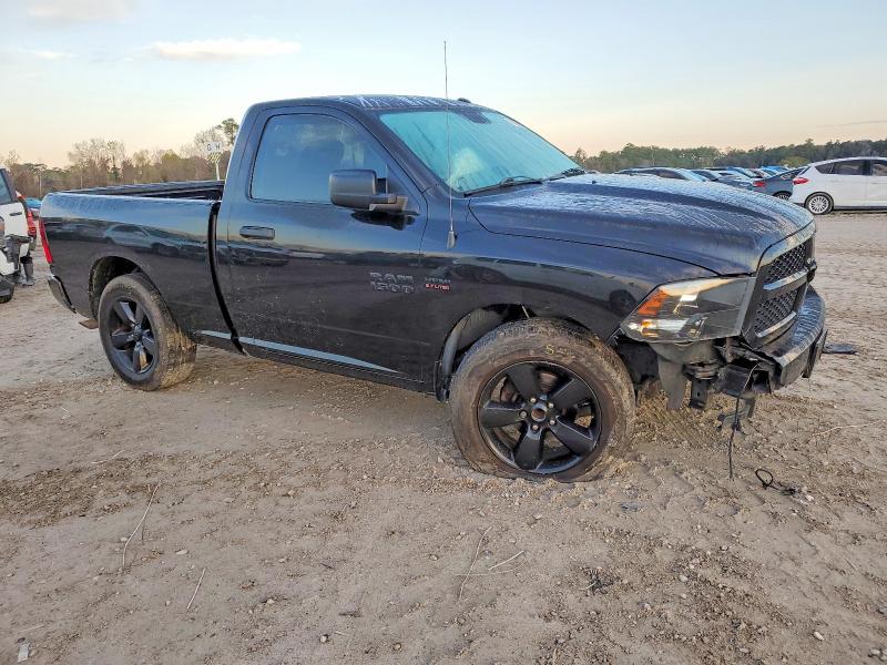Photo 4 from auction – 2018 RAM 1500 ST with VIN 3C6JR6ATXJG252218