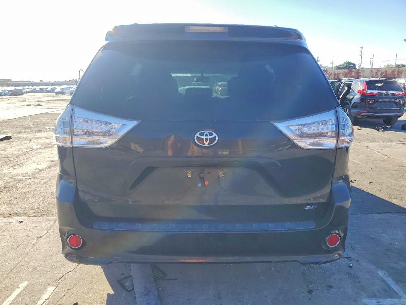 Photo 6 from auction – 2017 TOYOTA SIENNA with VIN 5TDXZ3DC6HS885405