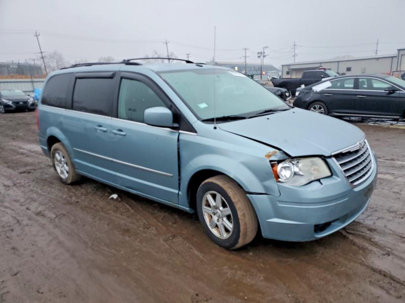 Photo 4 from auction – 2010 CHRYSLER TOWN & COU with VIN 2A4RR8DX1AR320173