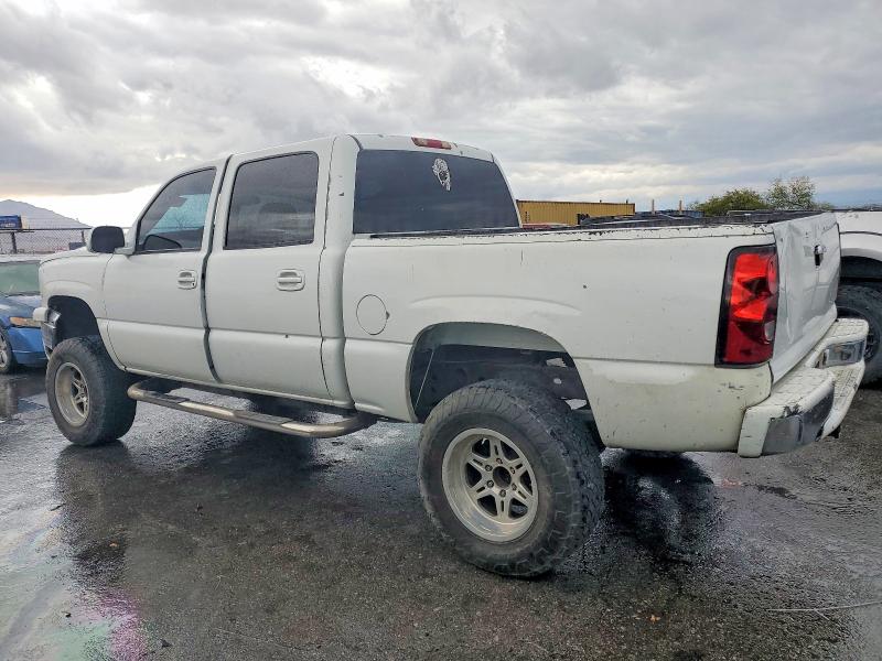 Photo 2 from auction – 2004 CHEVROLET SILVERADO with VIN 2GCEC13T541290142