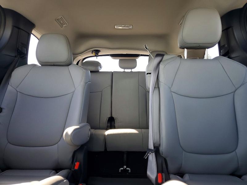 Photo 10 from auction – 2025 TOYOTA SIENNA with VIN 5TDJRKEC4SS280367