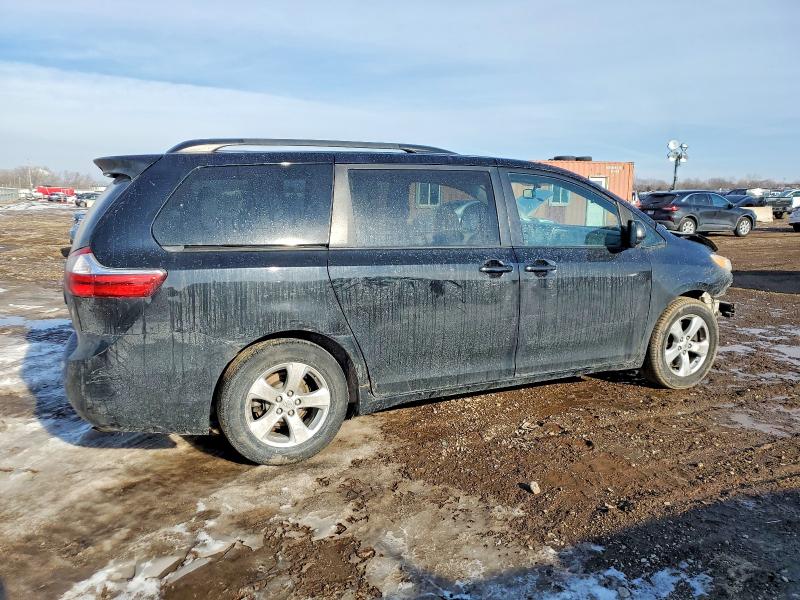Photo 3 from auction – 2016 TOYOTA SIENNA LE with VIN 5TDKK3DC3GS722921